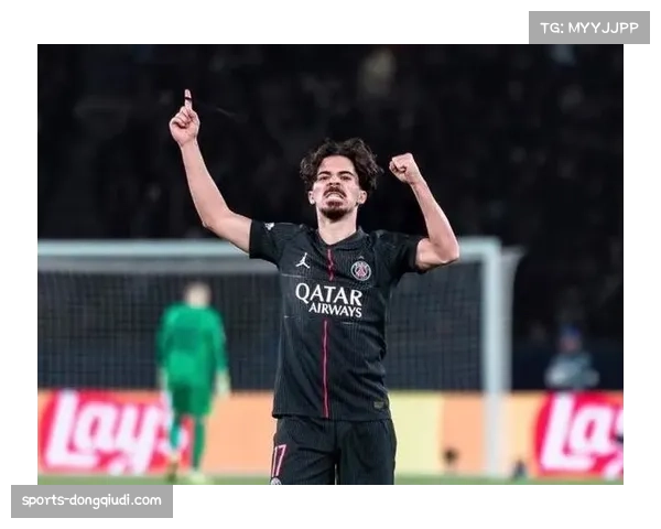 巴黎圣日耳曼官方更新伤情:中场核心维蒂尼亚因伤缺阵,球队向前推进与最后一传数据预计下滑 巴黎圣日耳曼官方更新伤情:中场核心维蒂尼亚因伤缺阵,球队向前推进与最后一传数据预计下滑